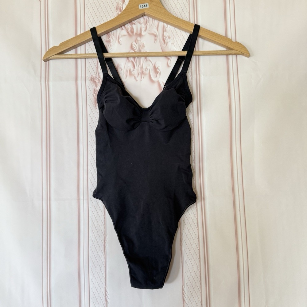 SKIMS Seamless Sculpt Thong Bodysuit Onyx Black Women's Size Small NWOT $72